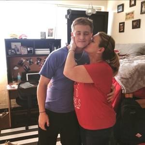 Meet your Posher, Leigh